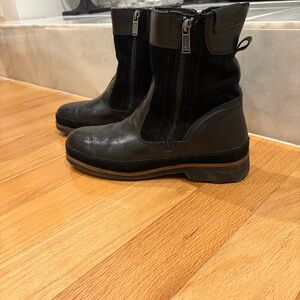 Pajar Black Leather and Suede Men's Boots -Excellent condition worn twice.